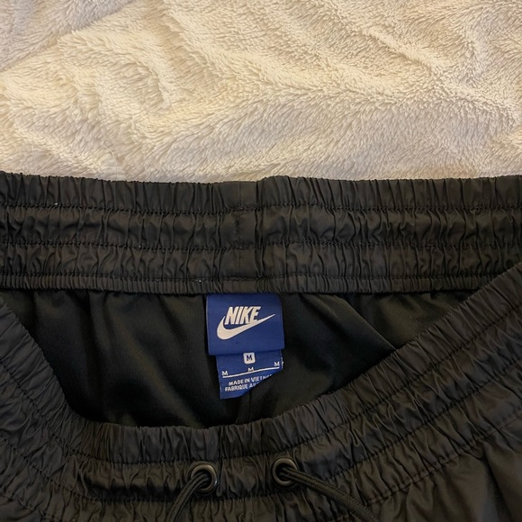 Nike shorts - Picture 2 of 3